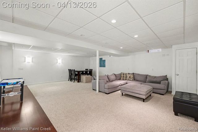 18124 Bayside Drive, Macomb, MI 48042