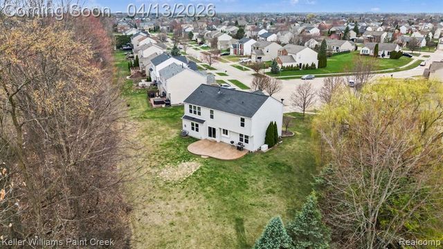 18124 Bayside Drive, Macomb, MI 48042