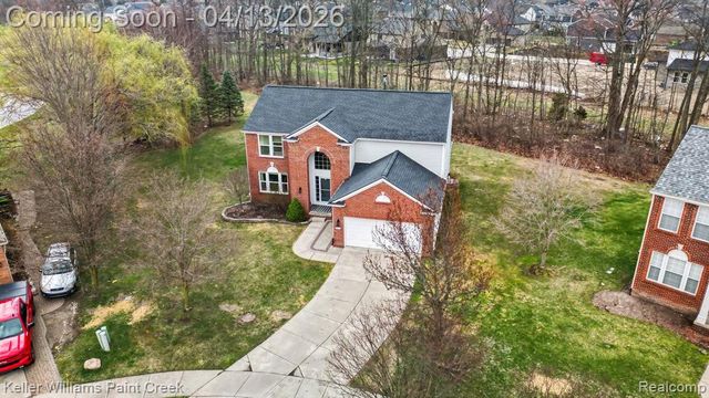 18124 Bayside Drive, Macomb, MI 48042
