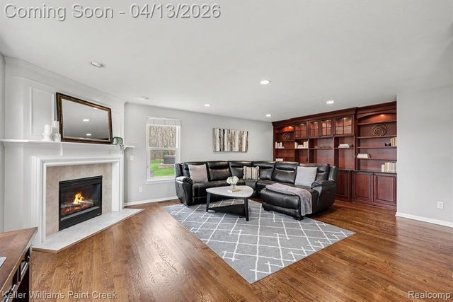 18124 Bayside Drive, Macomb, MI 48042