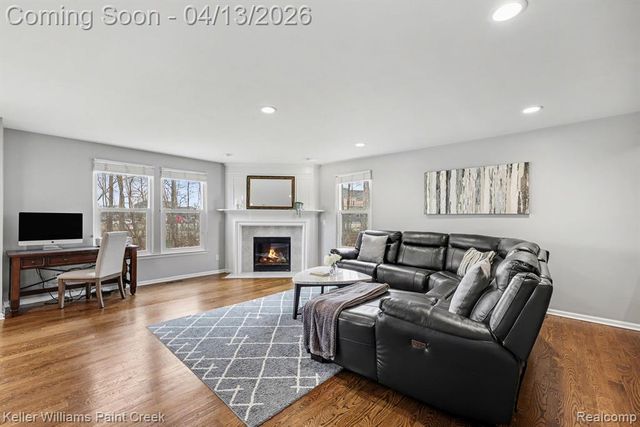 18124 Bayside Drive, Macomb, MI 48042