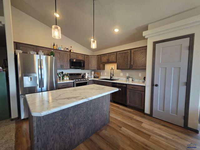 3474 ENFIELD LOOP RD, Rapid City, SD 57703