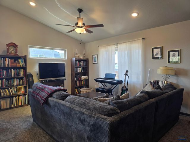 3474 ENFIELD LOOP RD, Rapid City, SD 57703