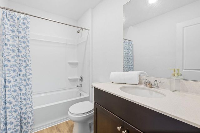 220 Standing Rock LN, Marble Falls, TX 78654