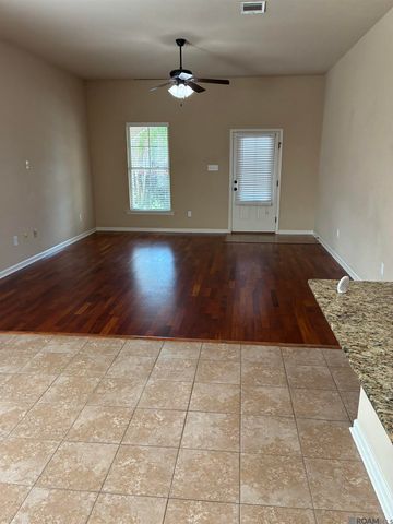 37252 Market Place Dr, Prairieville, LA 70769