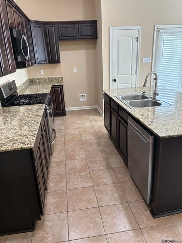 37252 Market Place Dr, Prairieville, LA 70769