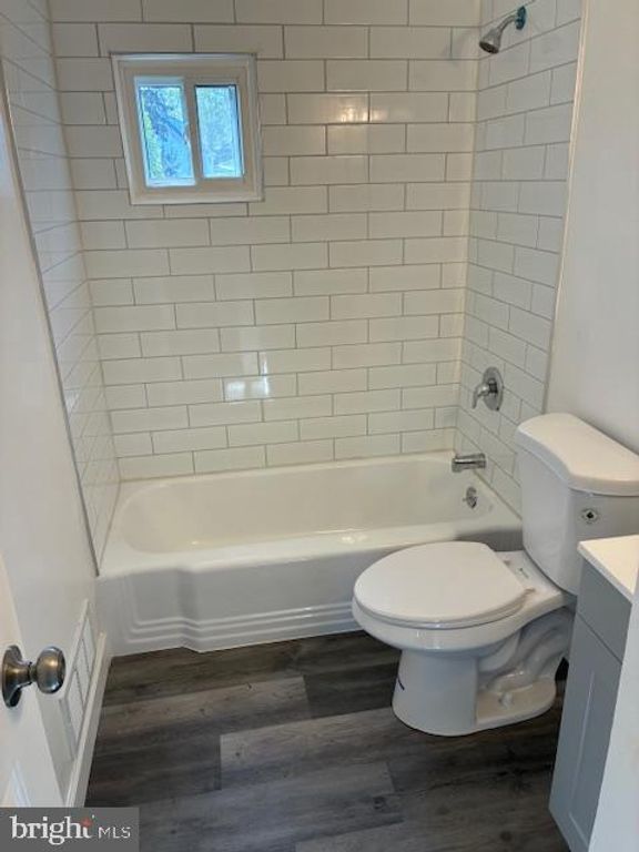 Image 10 of property listing at 6908 DIGBY RD, Baltimore, MD 21207