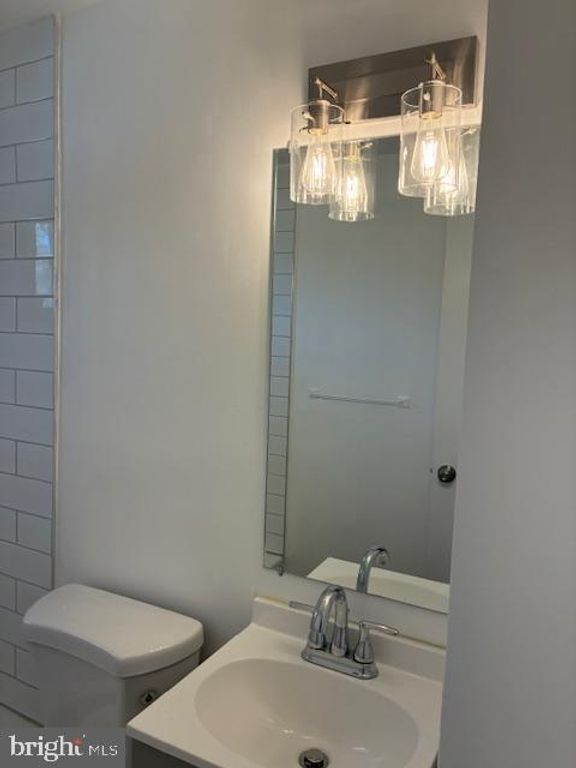 Image 11 of property listing at 6908 DIGBY RD, Baltimore, MD 21207