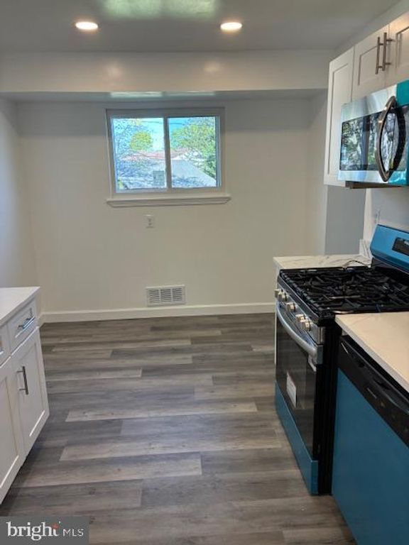 Image 5 of property listing at 6908 DIGBY RD, Baltimore, MD 21207