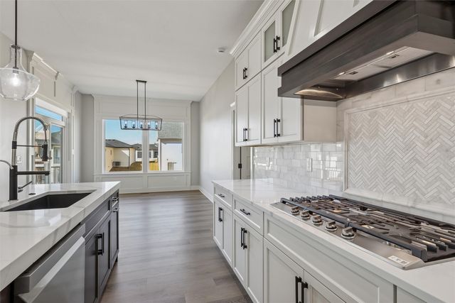 18043 Townsend Drive, Clive, IA 50325