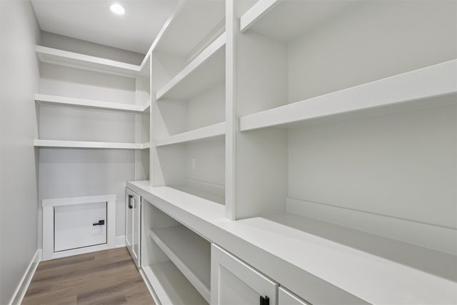 18043 Townsend Drive, Clive, IA 50325