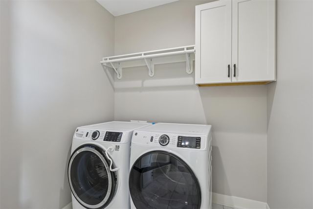 18043 Townsend Drive, Clive, IA 50325