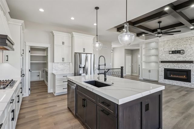 18043 Townsend Drive, Clive, IA 50325