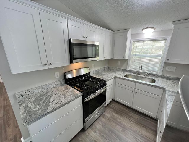 6 Maverick Street, Charleston, SC 29403