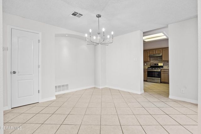 1239 VIKKI CARR Lane, El Paso, TX 79936