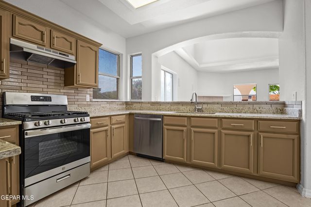 1239 VIKKI CARR Lane, El Paso, TX 79936