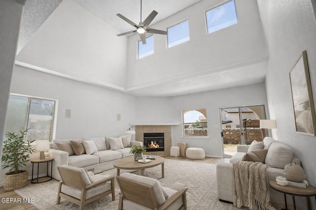 1239 VIKKI CARR Lane, El Paso, TX 79936