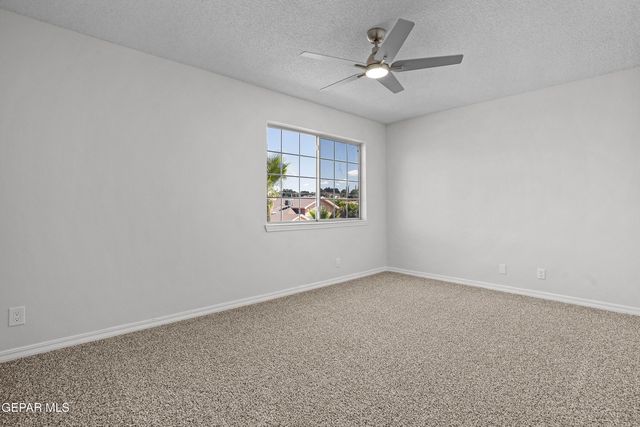 1239 VIKKI CARR Lane, El Paso, TX 79936