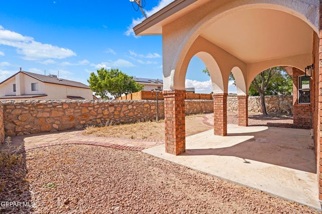 1239 VIKKI CARR Lane, El Paso, TX 79936