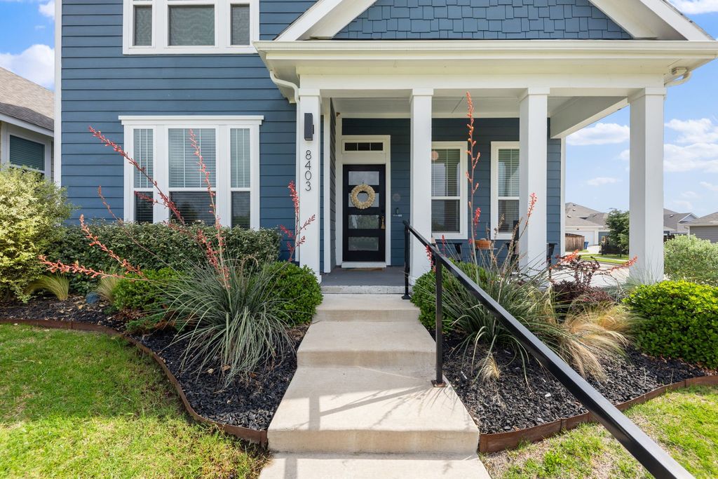 8403 Martinique Mews, Rowlett, TX 75089