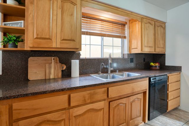 3640 Arboleda Senda, Albuquerque, NM 87111