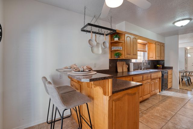 3640 Arboleda Senda, Albuquerque, NM 87111
