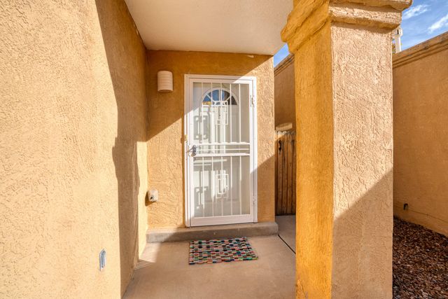 3640 Arboleda Senda, Albuquerque, NM 87111