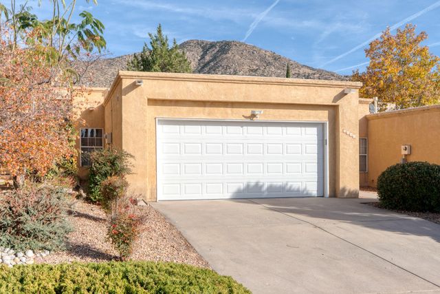 3640 Arboleda Senda, Albuquerque, NM 87111