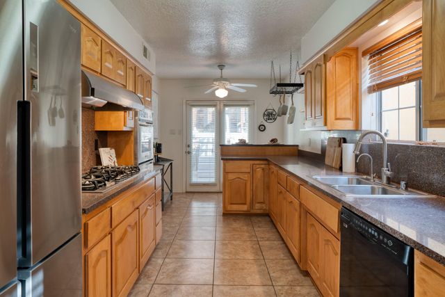 3640 Arboleda Senda, Albuquerque, NM 87111