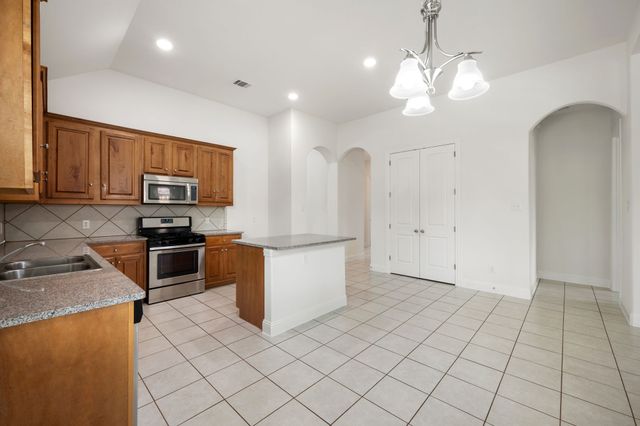 5700 Centeridge Lane, Mckinney, TX 75071