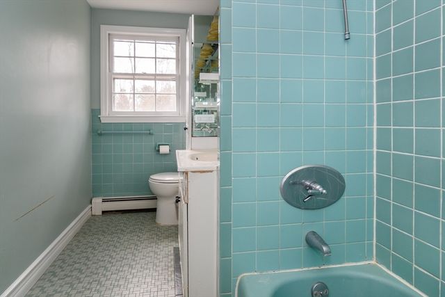 7 Gregory Lane, Wayland, MA 01778