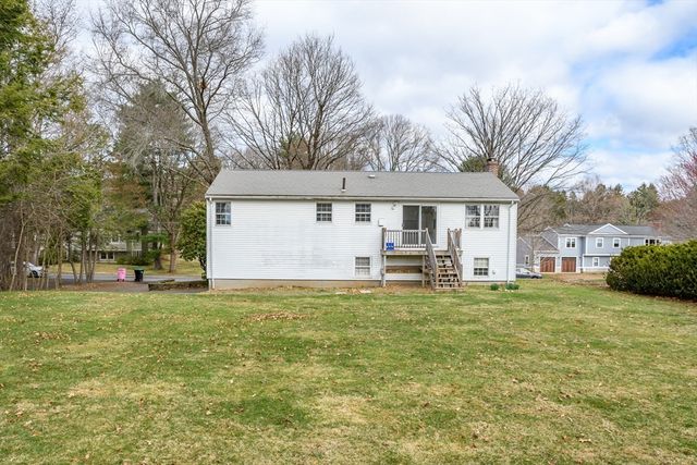 7 Gregory Lane, Wayland, MA 01778