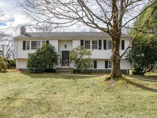 7 Gregory Lane, Wayland, MA 01778