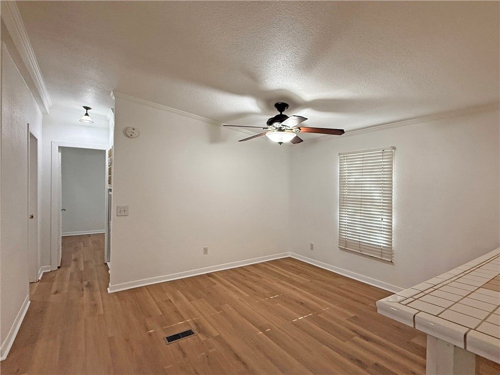 220 W Linden St, Rockport, TX 78382 — photo 3