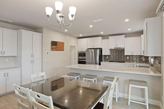 2905 Zinnia Way, Lodi, CA 95242