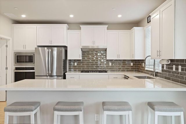 2905 Zinnia Way, Lodi, CA 95242