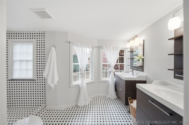 1599 Swan Drive, Tulsa, OK 74120