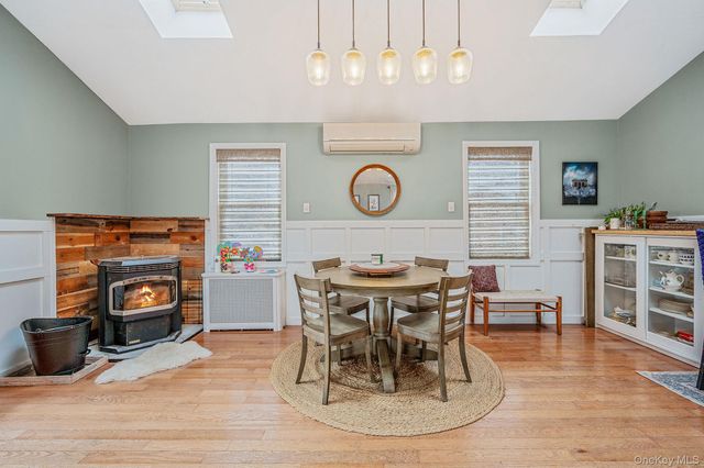 1560 A Street, West Babylon, NY 11704