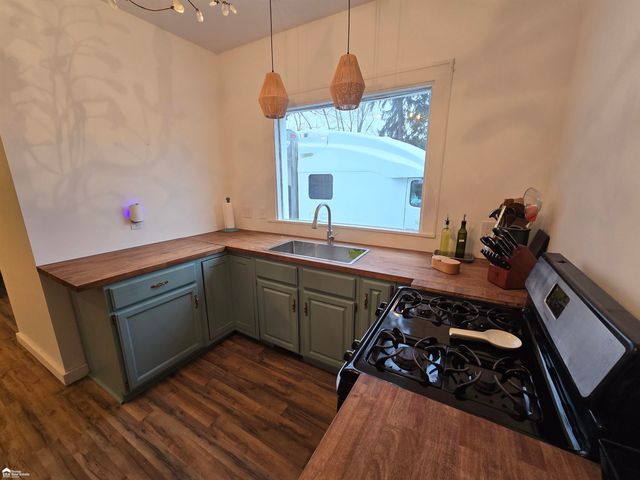 5303 Dixie Highway, Saginaw, MI 48601