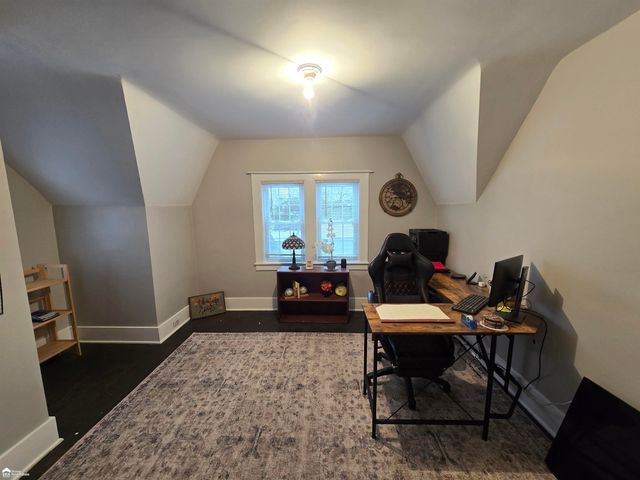 5303 Dixie Highway, Saginaw, MI 48601