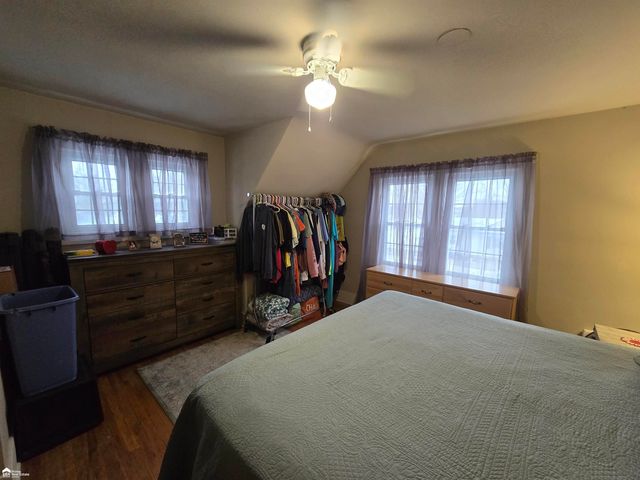 5303 Dixie Highway, Saginaw, MI 48601