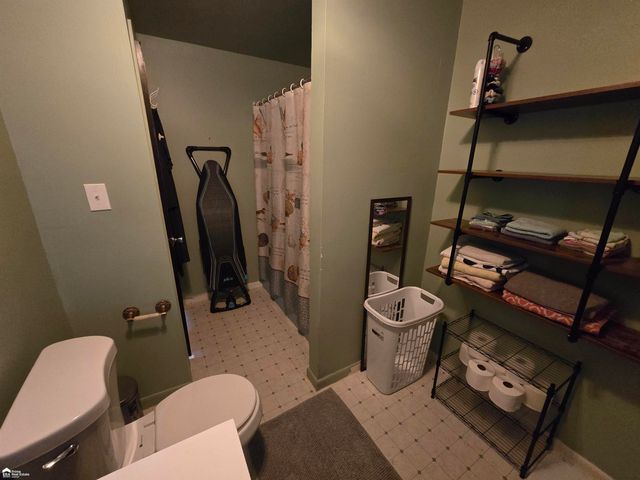 5303 Dixie Highway, Saginaw, MI 48601