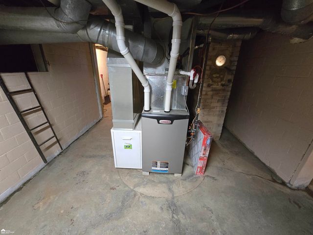 5303 Dixie Highway, Saginaw, MI 48601