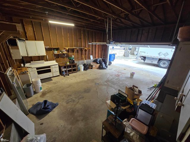 5303 Dixie Highway, Saginaw, MI 48601