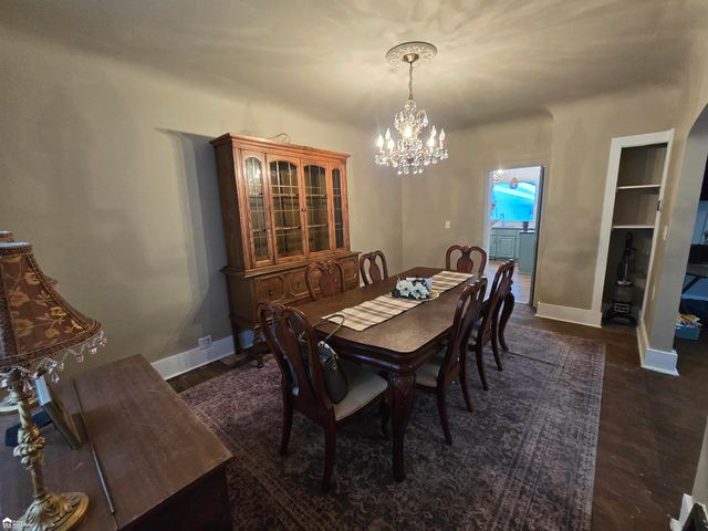 5303 Dixie Highway, Saginaw, MI 48601