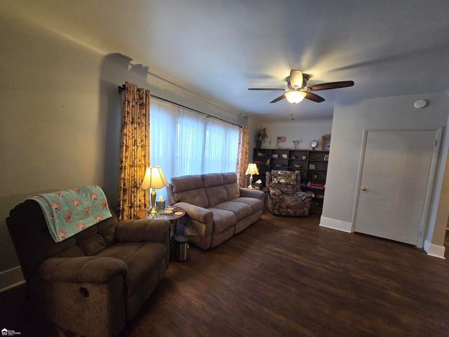 5303 Dixie Highway, Saginaw, MI 48601