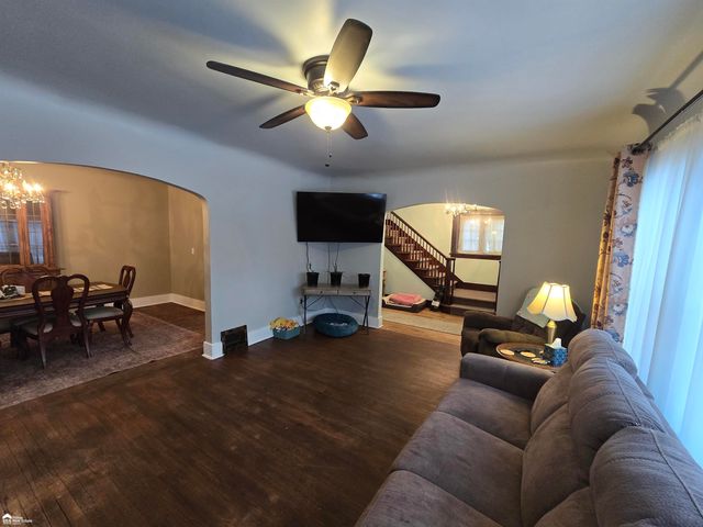 5303 Dixie Highway, Saginaw, MI 48601