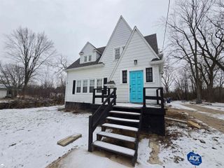 5303 Dixie Highway, Saginaw, MI 48601