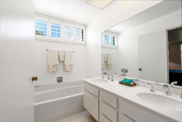 395 E La Verne Way, Palm Springs, CA 92264