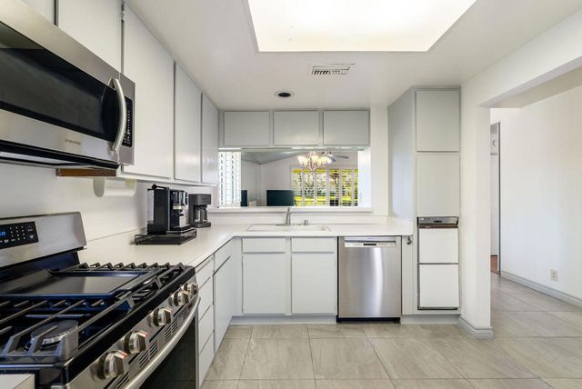 395 E La Verne Way, Palm Springs, CA 92264